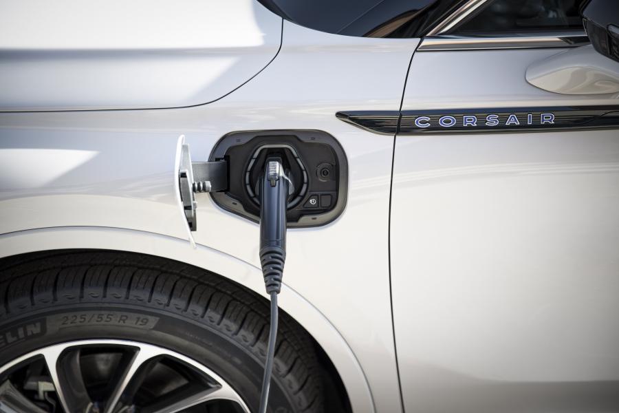 Детали экстерьера Lincoln Corsair Grand Touring 2020 года  (фото 9 из 22)